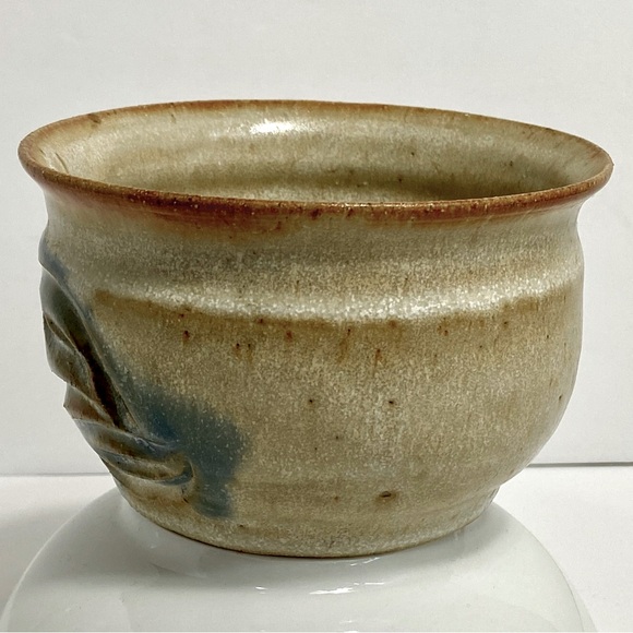 Vintage Rustic Beige Studio Art Pottery Handcarved Blue Flower Patterned Bowl - Picture 4 of 11